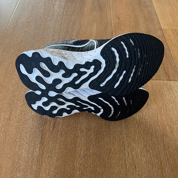 Nike men’s react infinity Flyknit - Picture 4 of 4